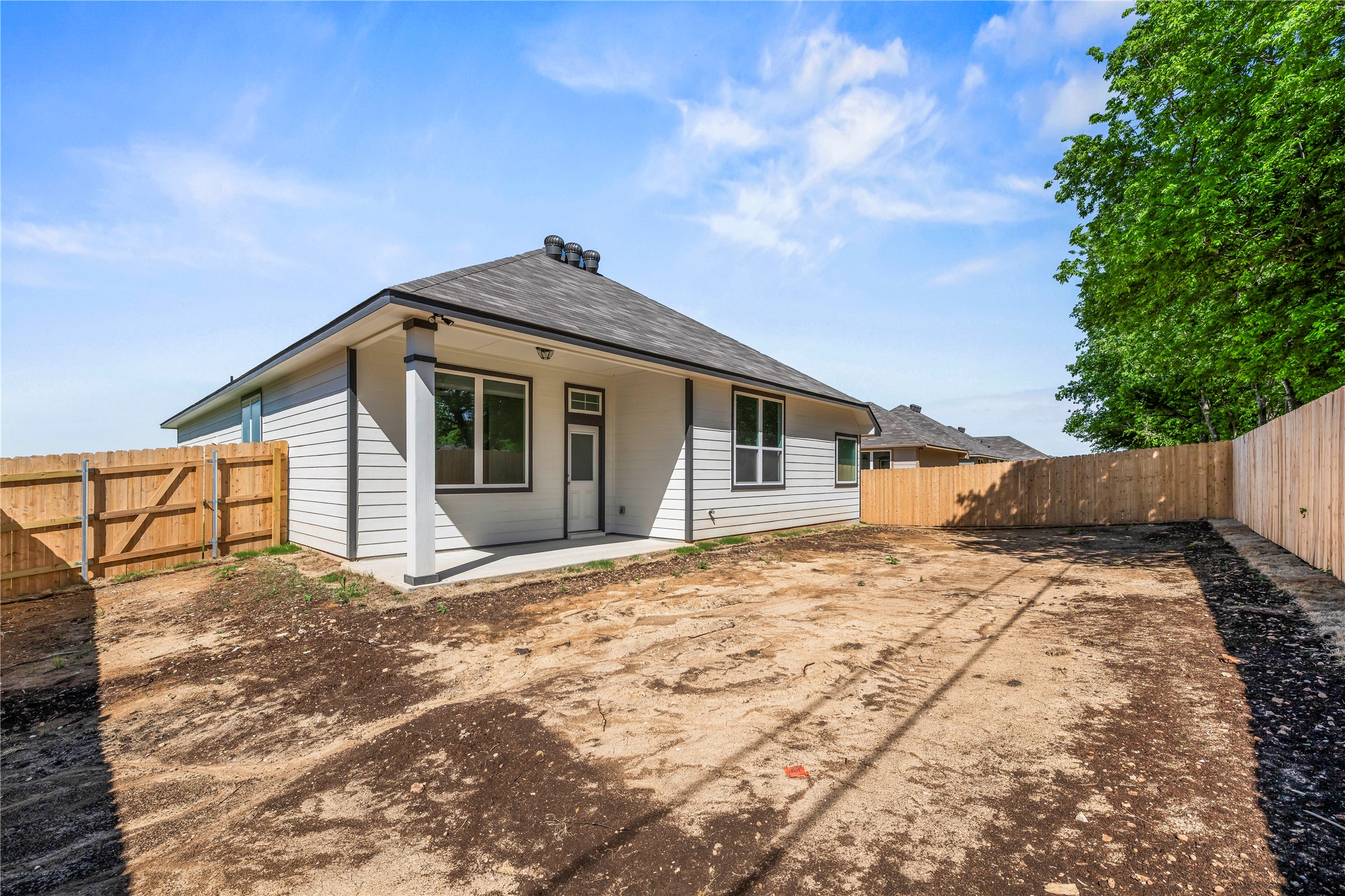 109 Adaline Bend Mcgregor TX 76657