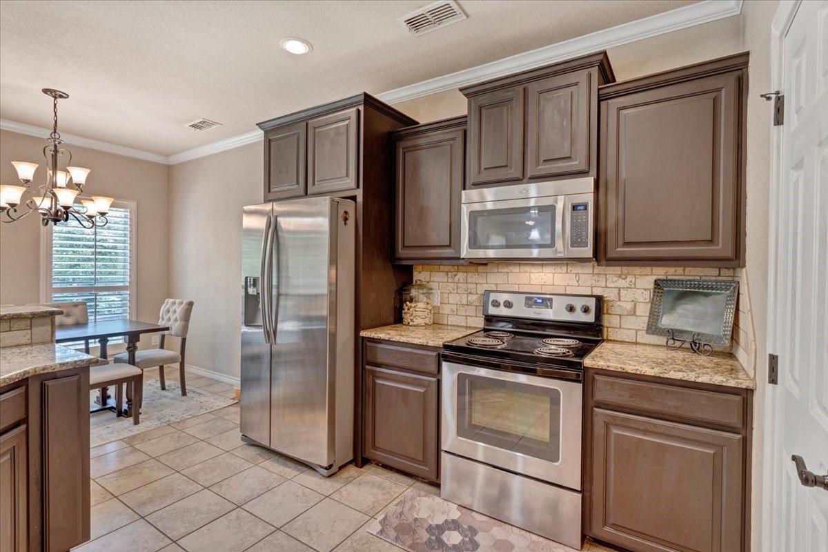 1823 Woodland Park Drive Denison TX 75021