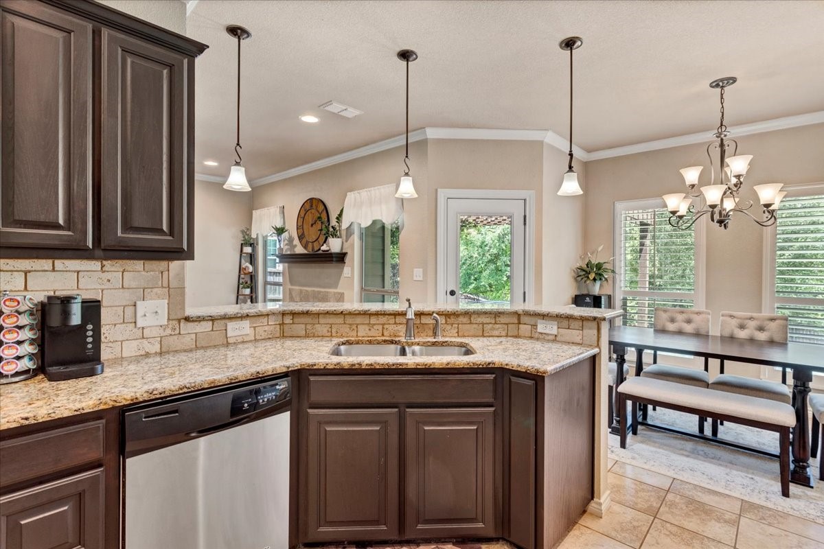 1823 Woodland Park Drive Denison TX 75021