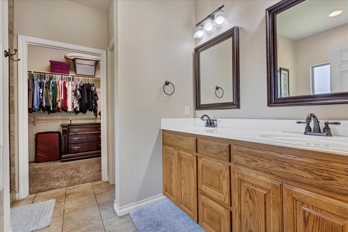 1823 Woodland Park Drive Denison TX 75021