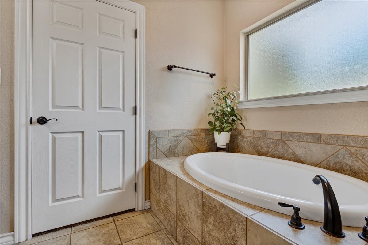 1823 Woodland Park Drive Denison TX 75021