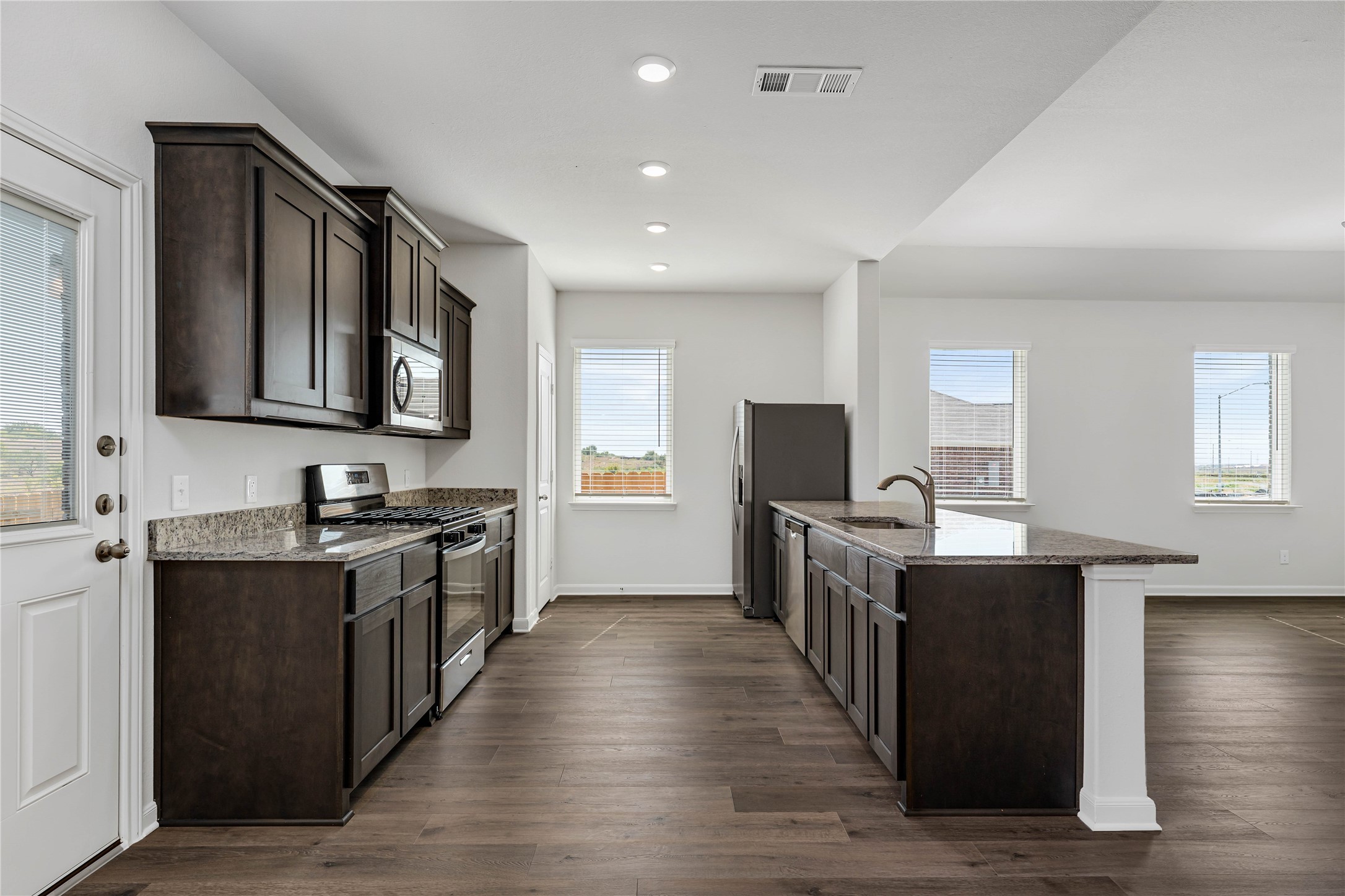 945 Cawthorne Trail Fort Worth TX 76108