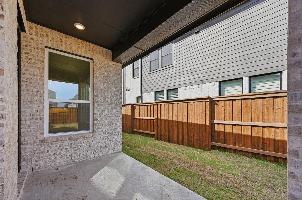 2068 Cuellar Way Van Alstyne TX 75495