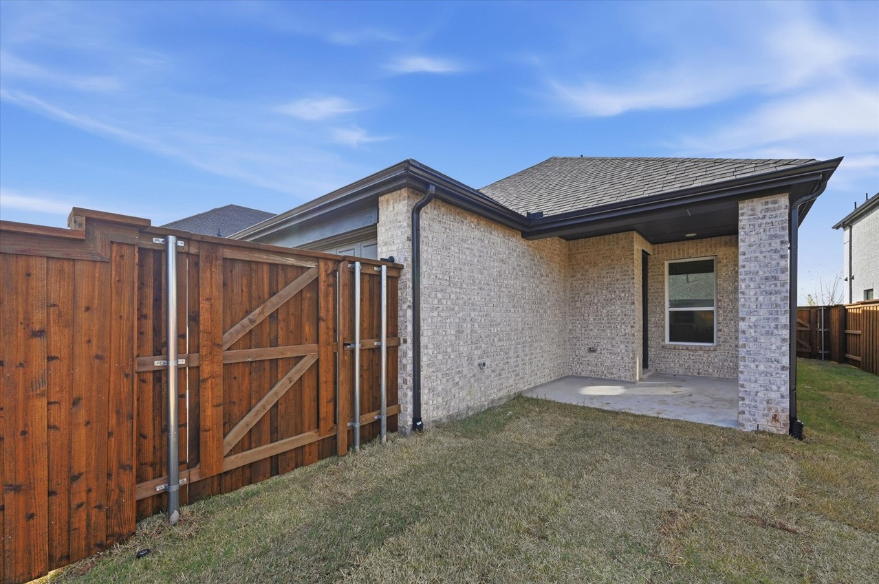 2068 Cuellar Way Van Alstyne TX 75495