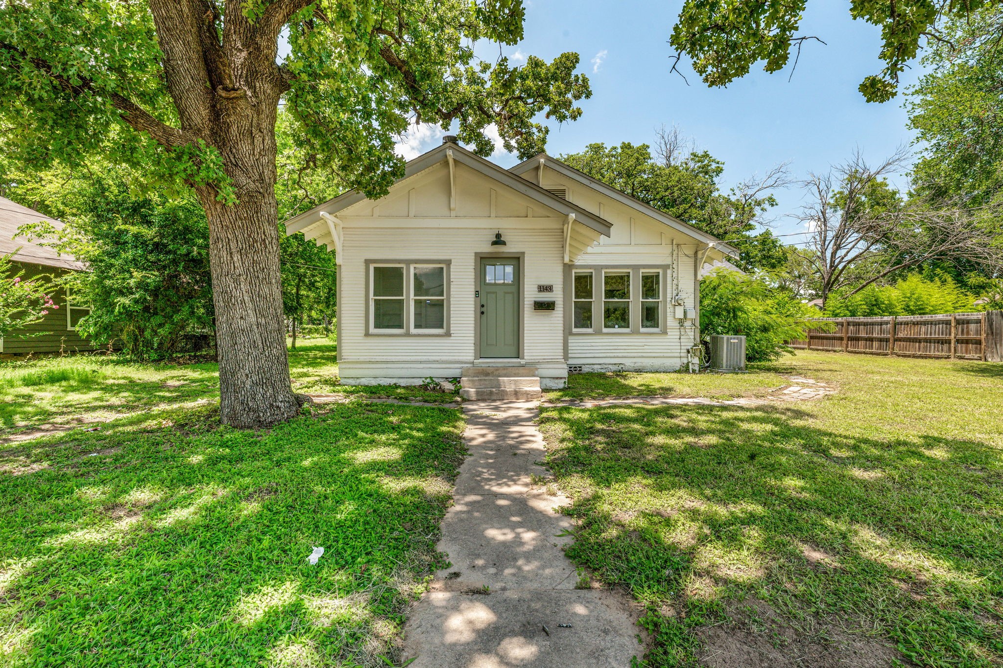 1143 W Jones Street Stephenville TX 76401