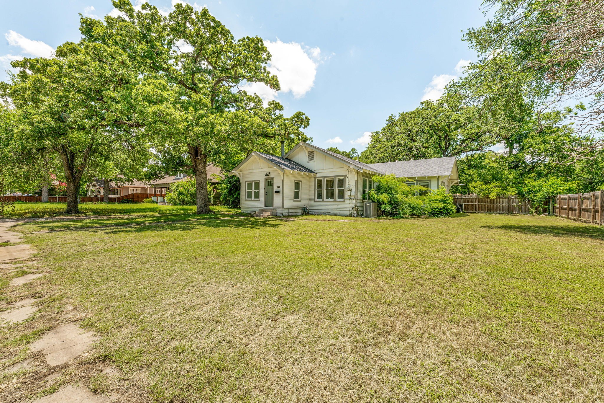 1143 W Jones Street Stephenville TX 76401