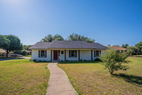 201 Meadowhill Drive Benbrook TX 76126