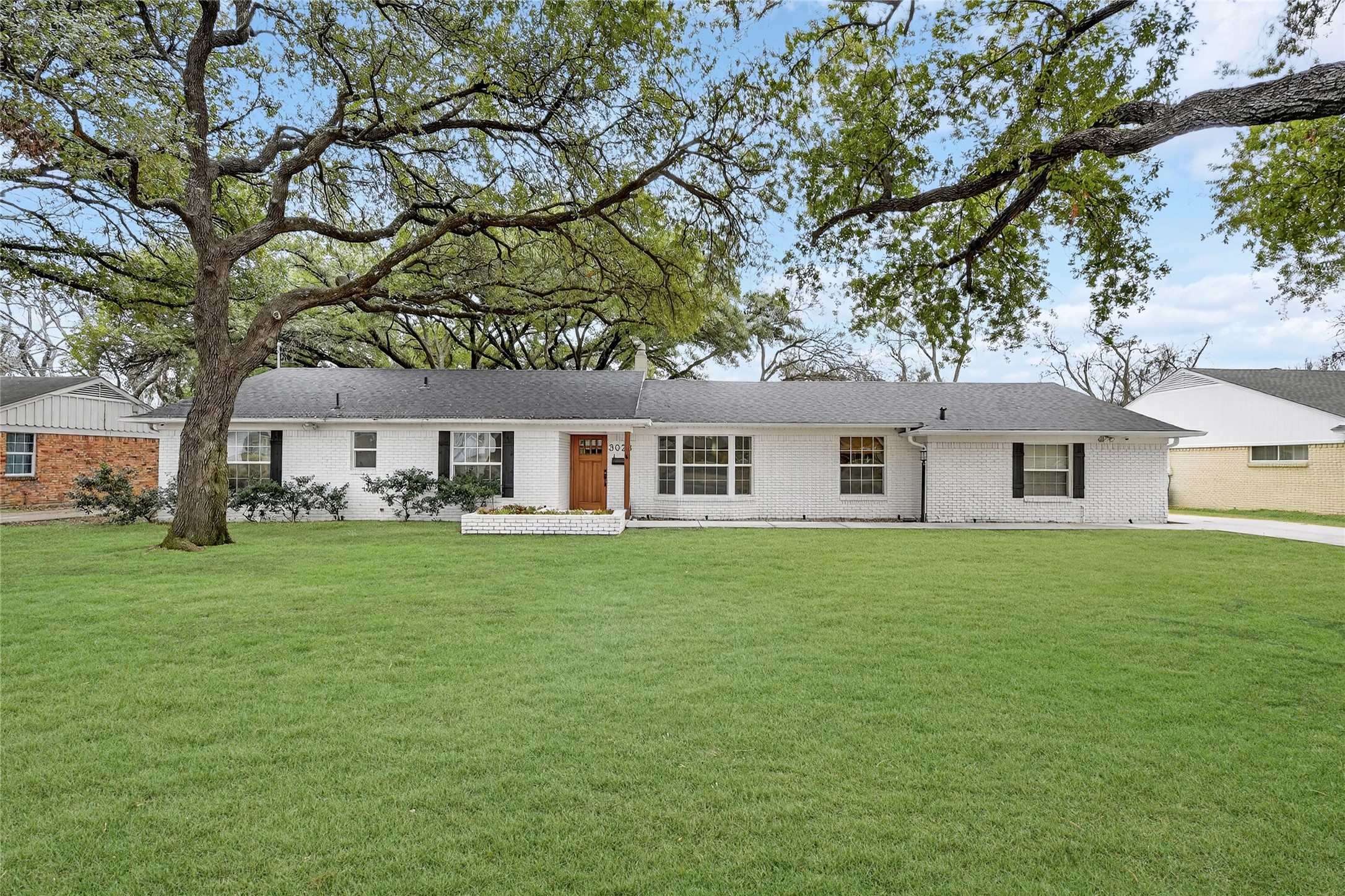 3028 Lavita Lane Farmers Branch TX 75234