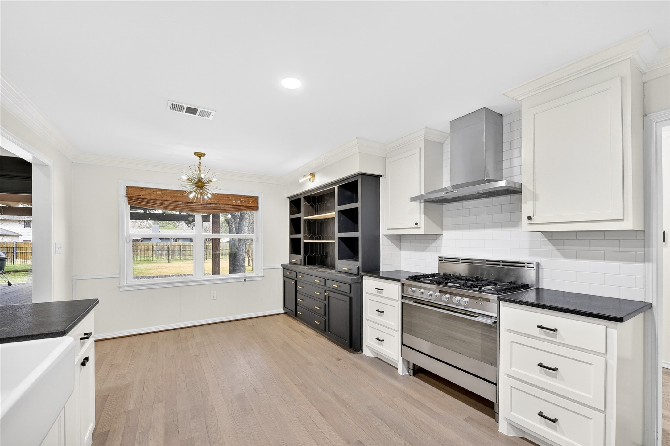 3028 Lavita Lane Farmers Branch TX 75234