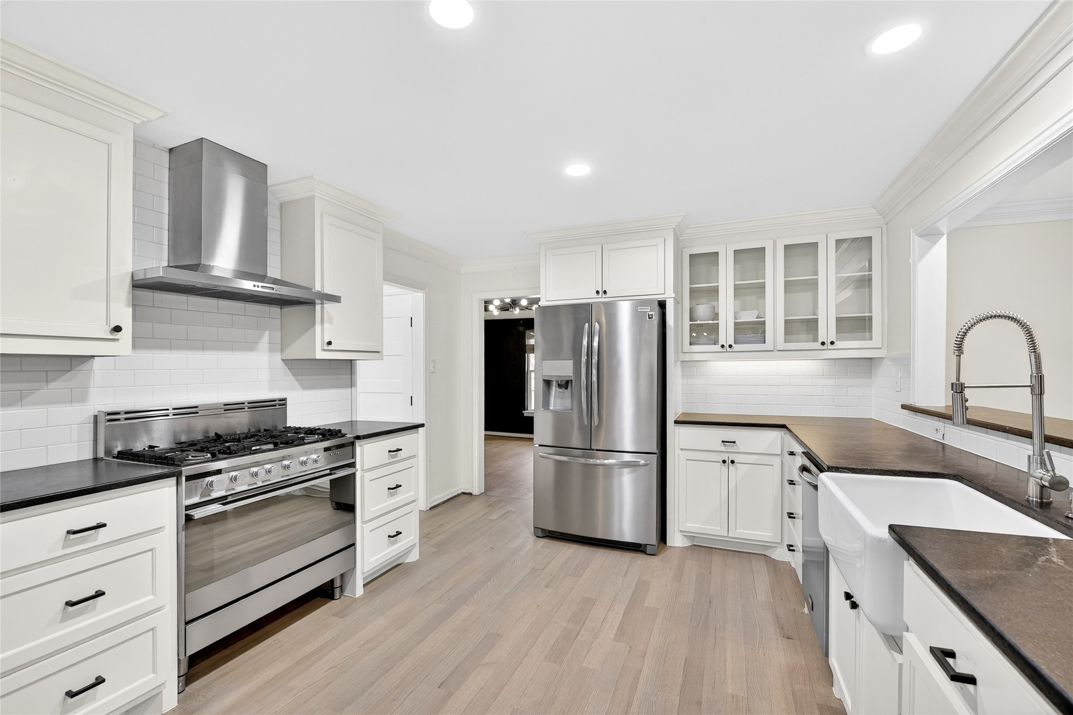3028 Lavita Lane Farmers Branch TX 75234