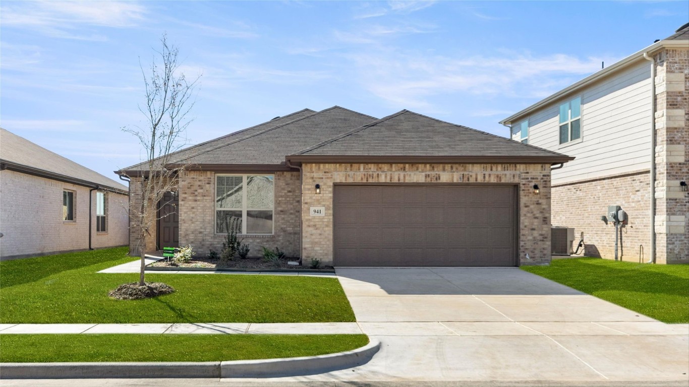 941 Ravenwood Lane Van Alstyne TX 75495