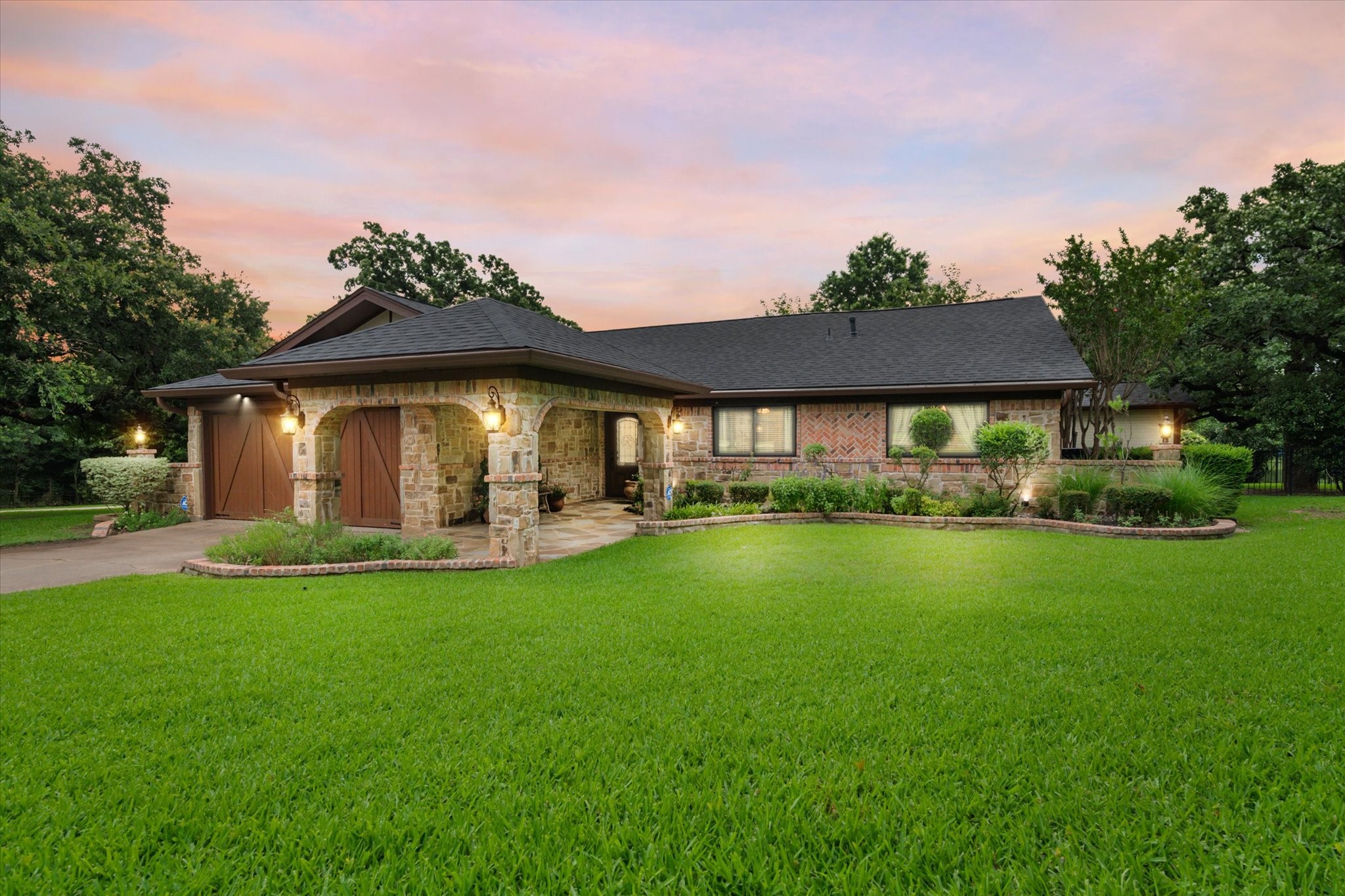 435 W Bethesda Road Burleson TX 76028