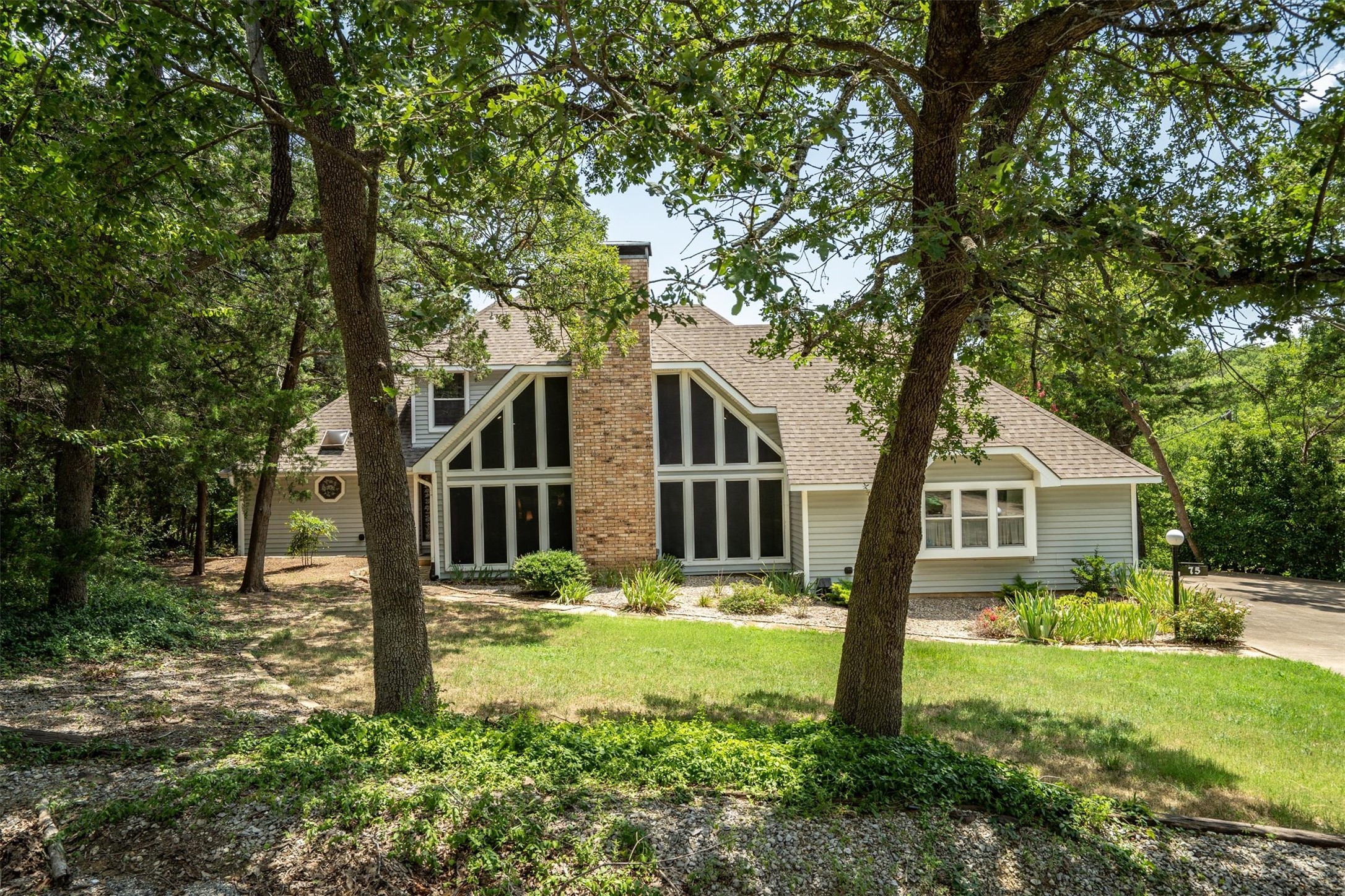 75 Lakepoint Loop Pottsboro TX 75076