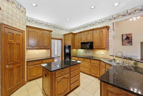 1860 Plum Creek Drive Midlothian TX 76065