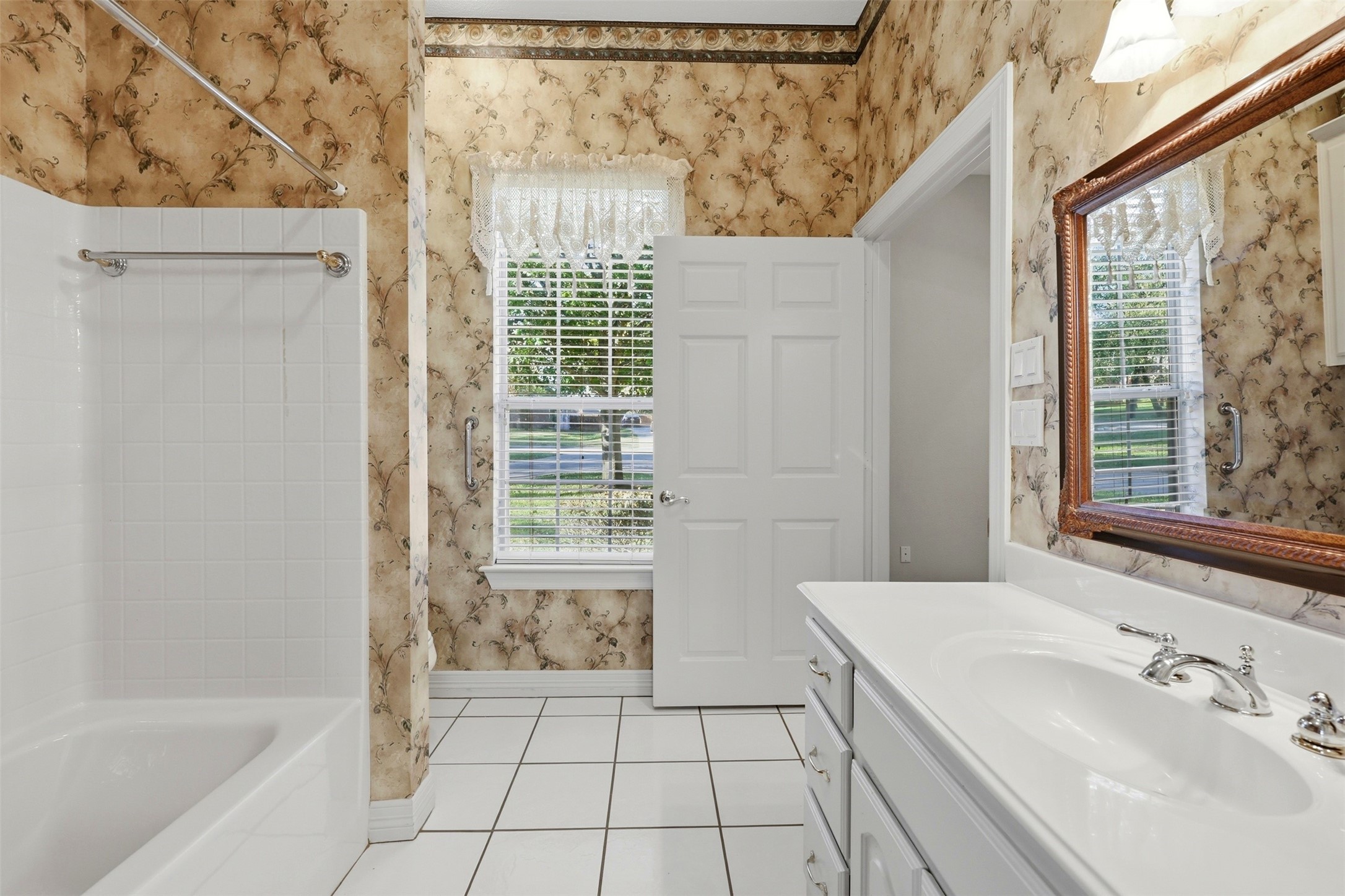1860 Plum Creek Drive Midlothian TX 76065