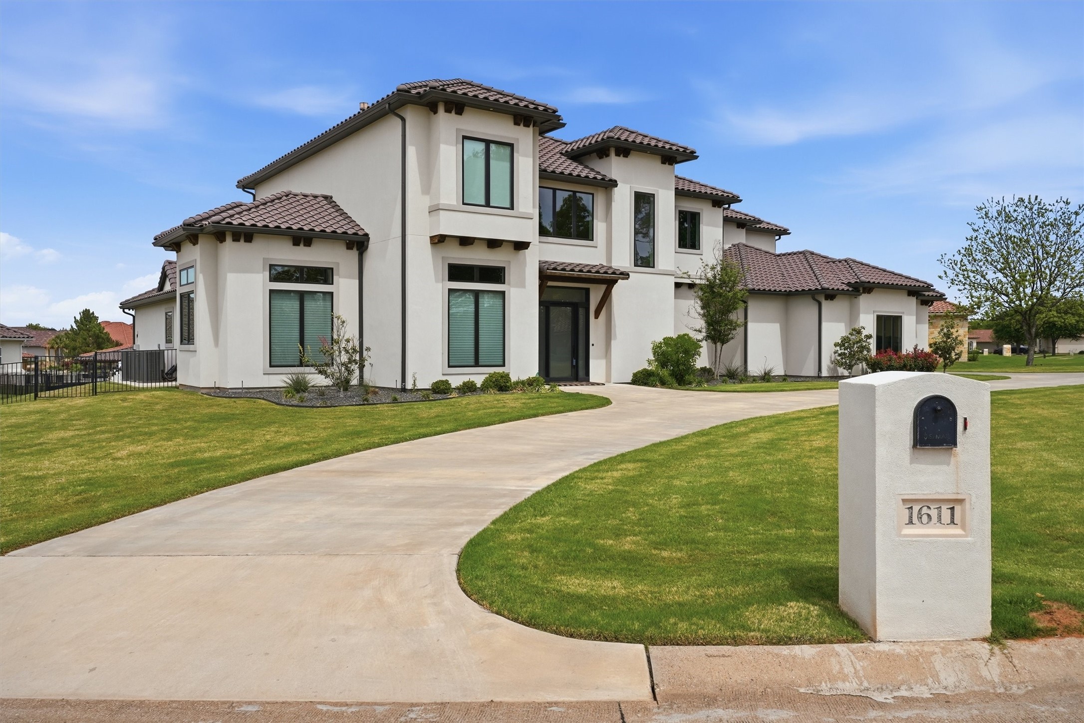 1611 Monterey Bay Court Granbury TX 76048