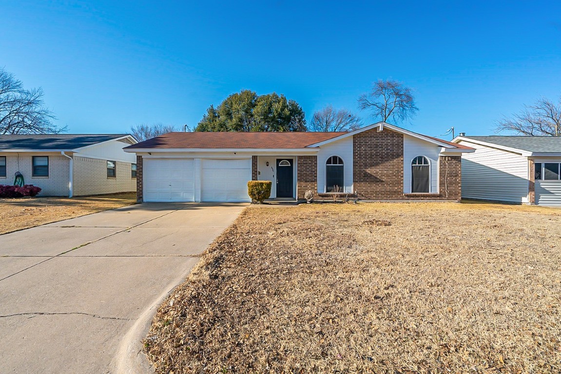 634 Lisa Street Burleson TX 76028
