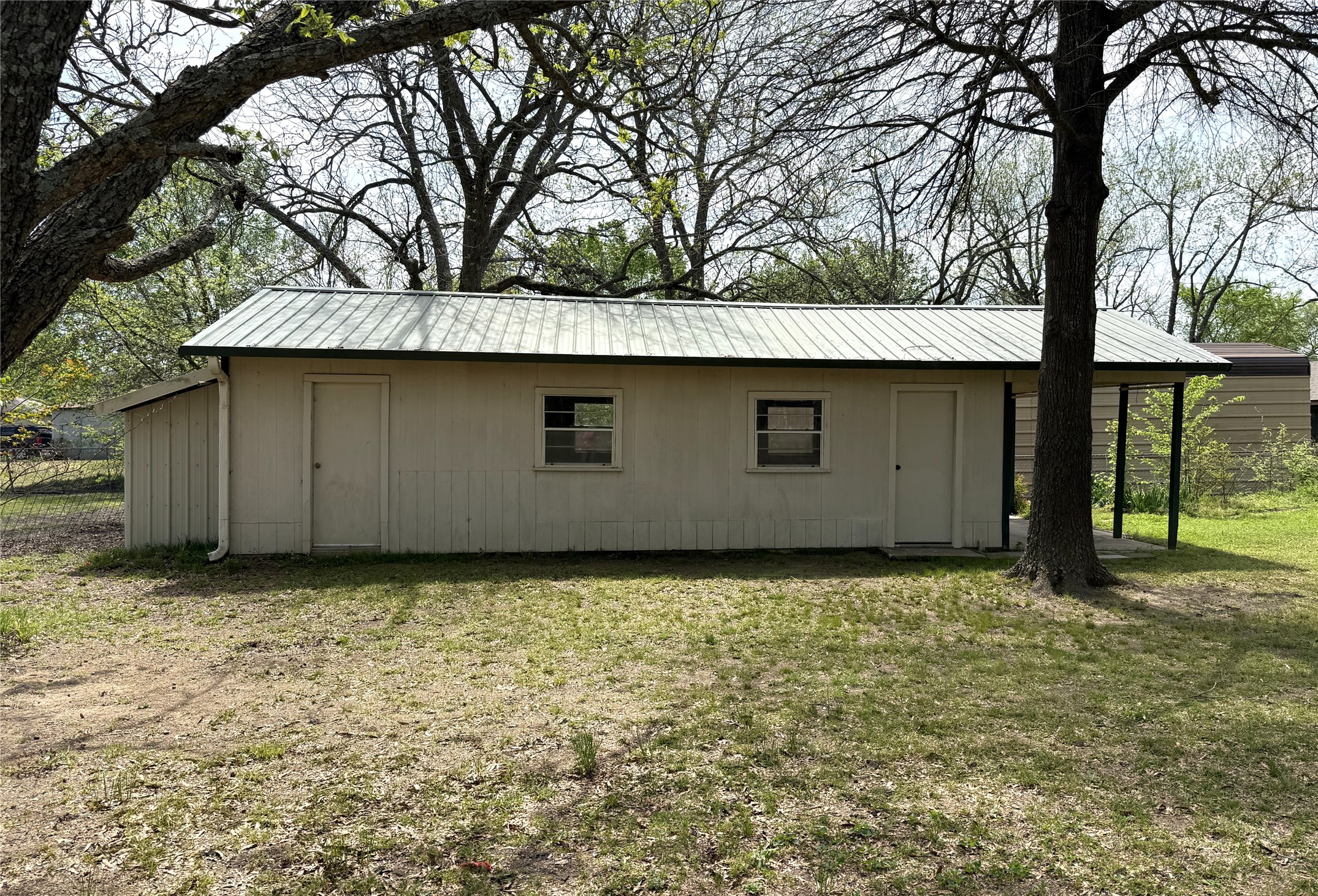 212 College Street Roxton TX 75477