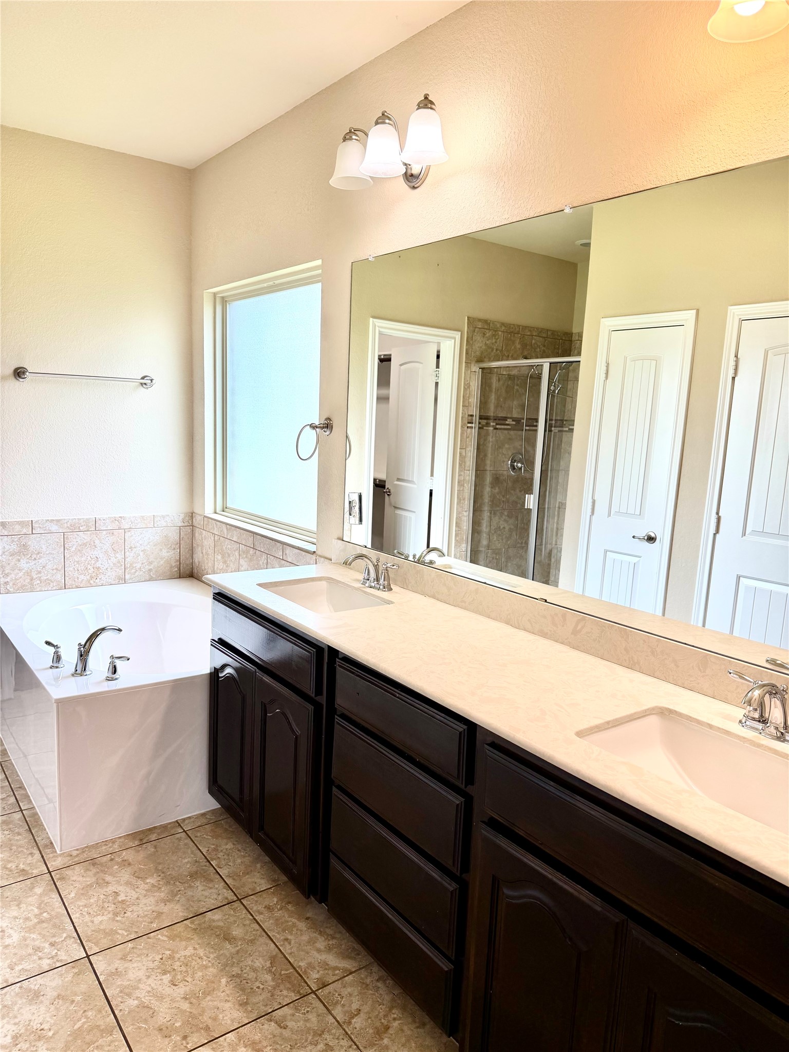 1104 Crest Ridge Drive Glenn Heights TX 75154