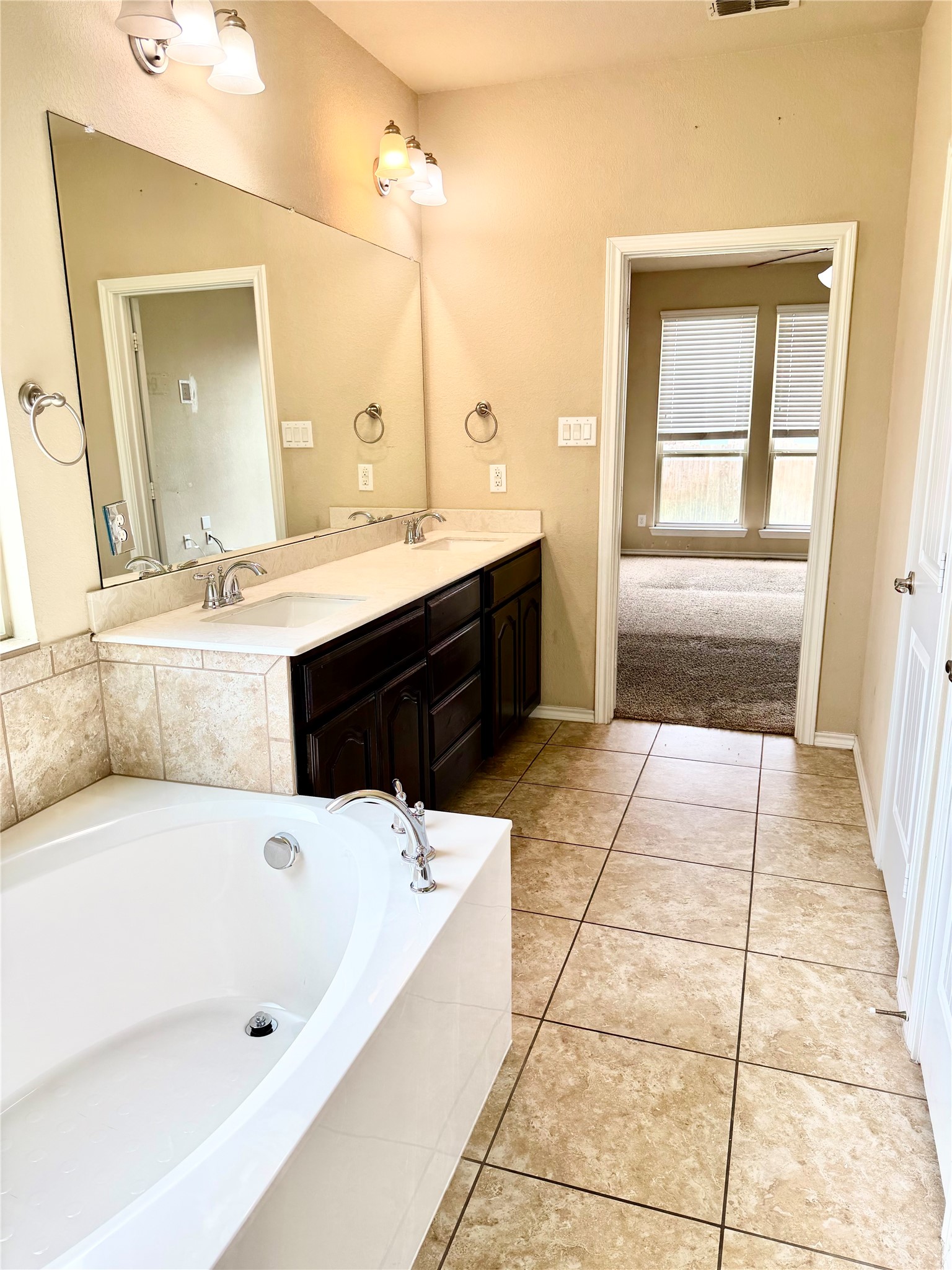1104 Crest Ridge Drive Glenn Heights TX 75154