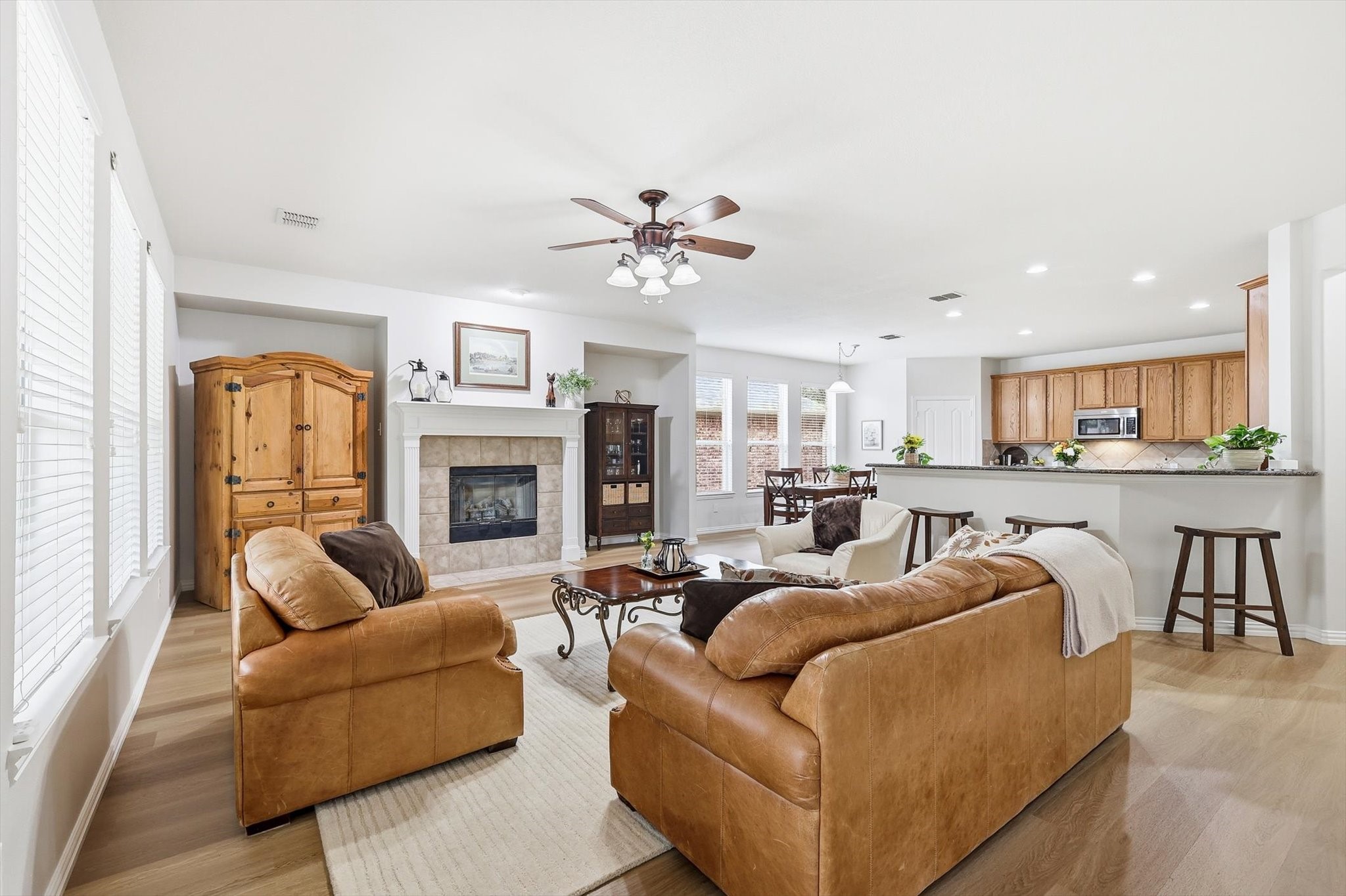 8321 Marsh Street Lantana TX 76226