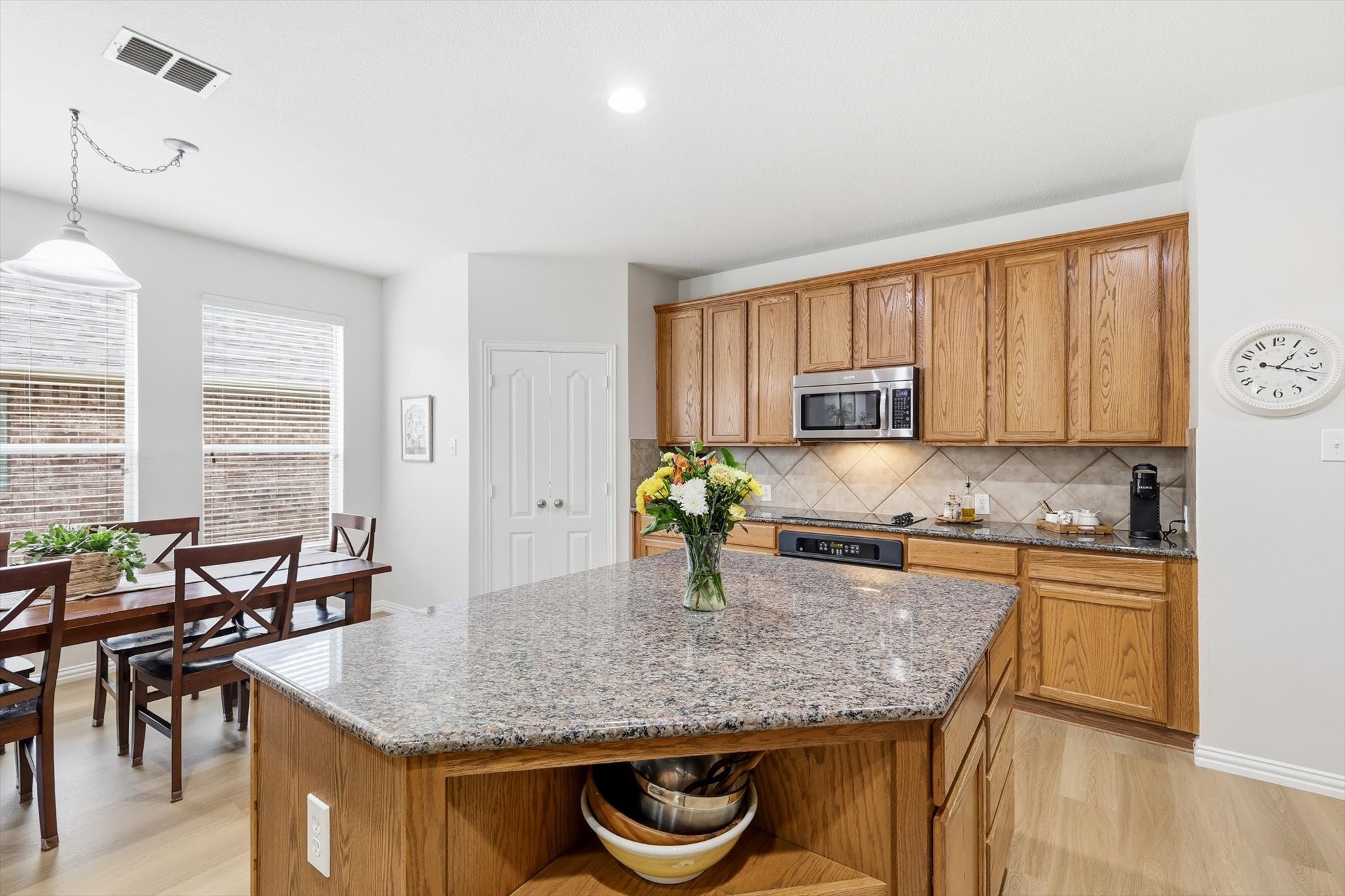 8321 Marsh Street Lantana TX 76226