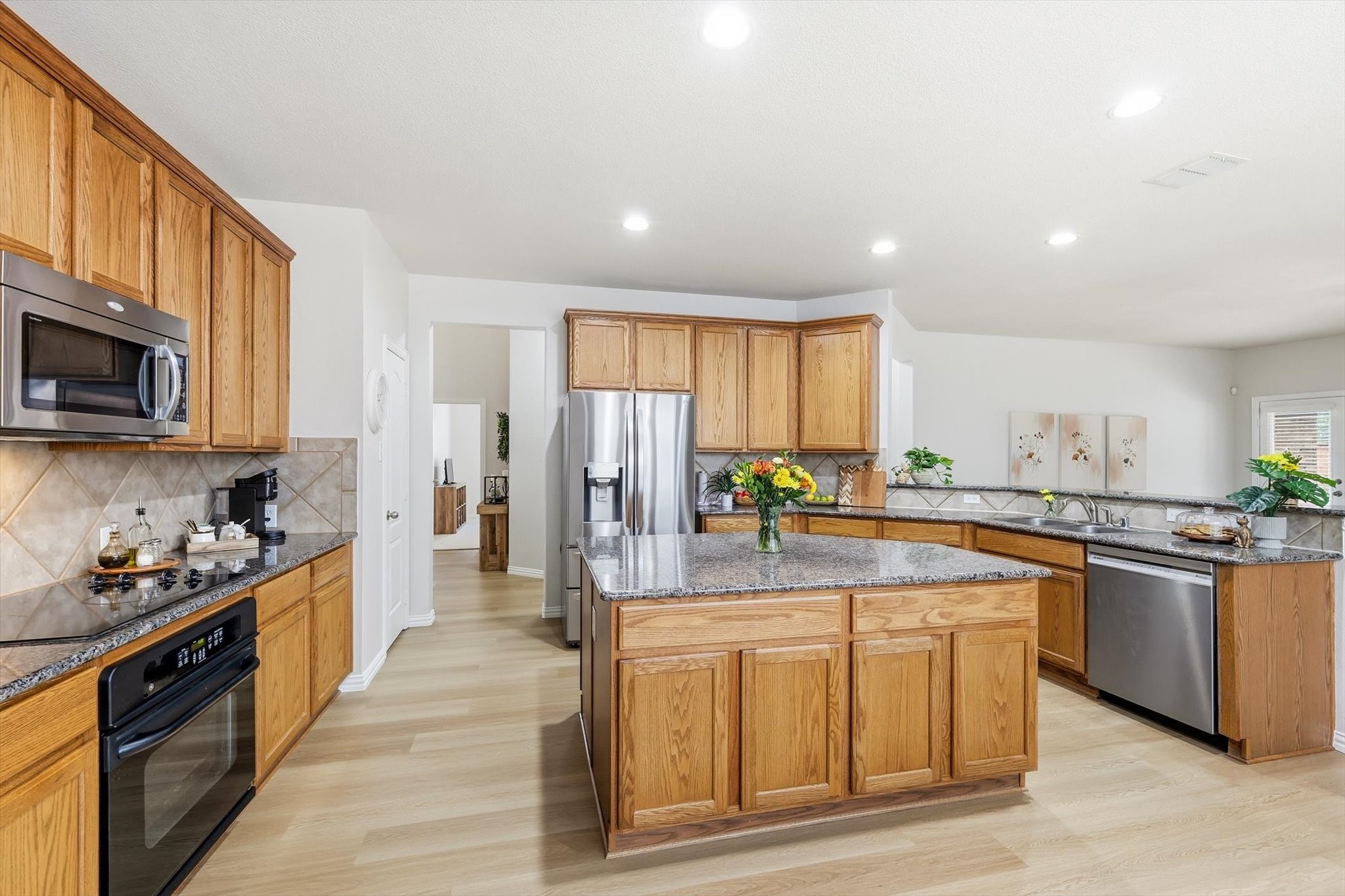 8321 Marsh Street Lantana TX 76226