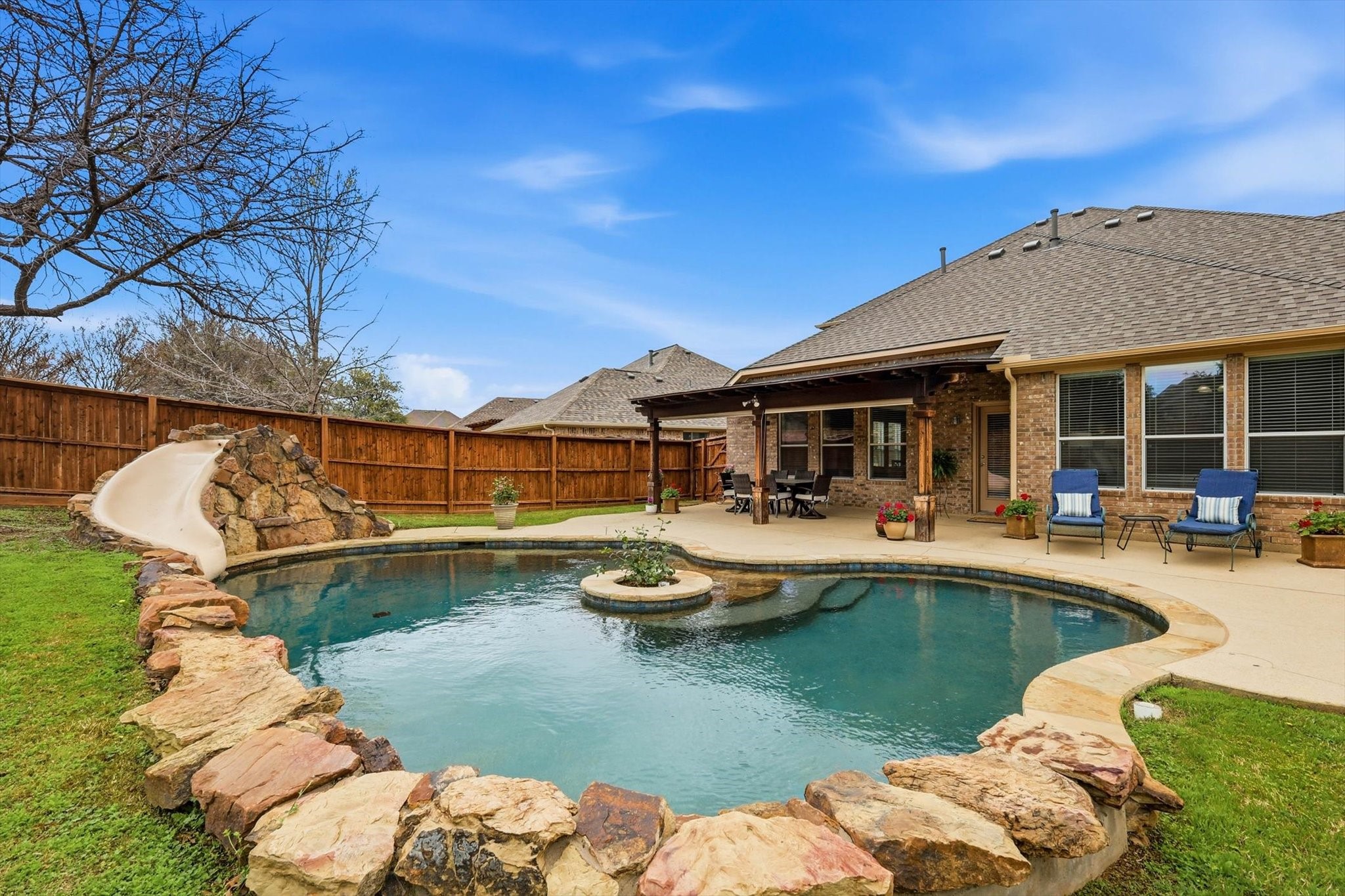 8321 Marsh Street Lantana TX 76226