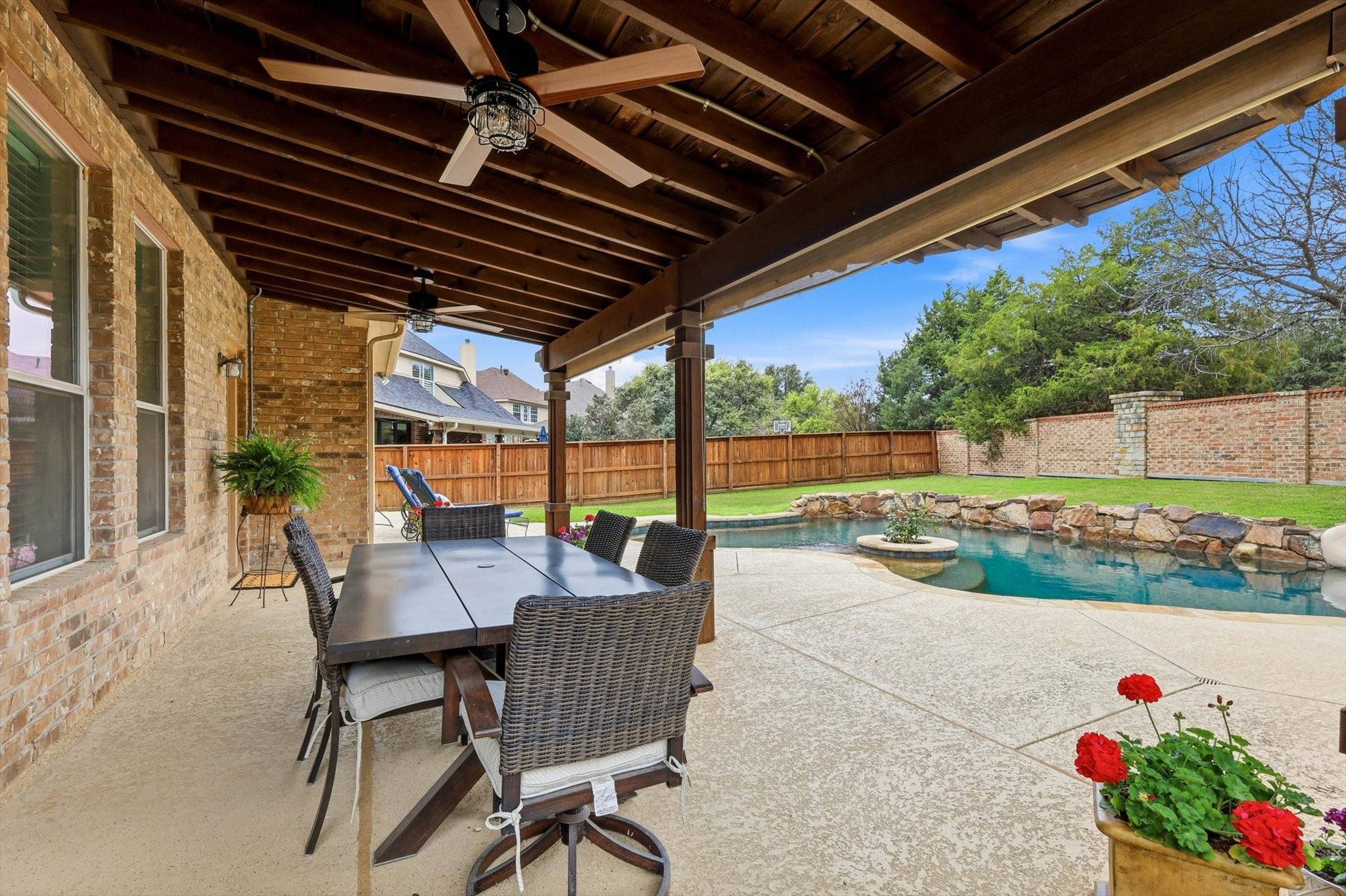 8321 Marsh Street Lantana TX 76226