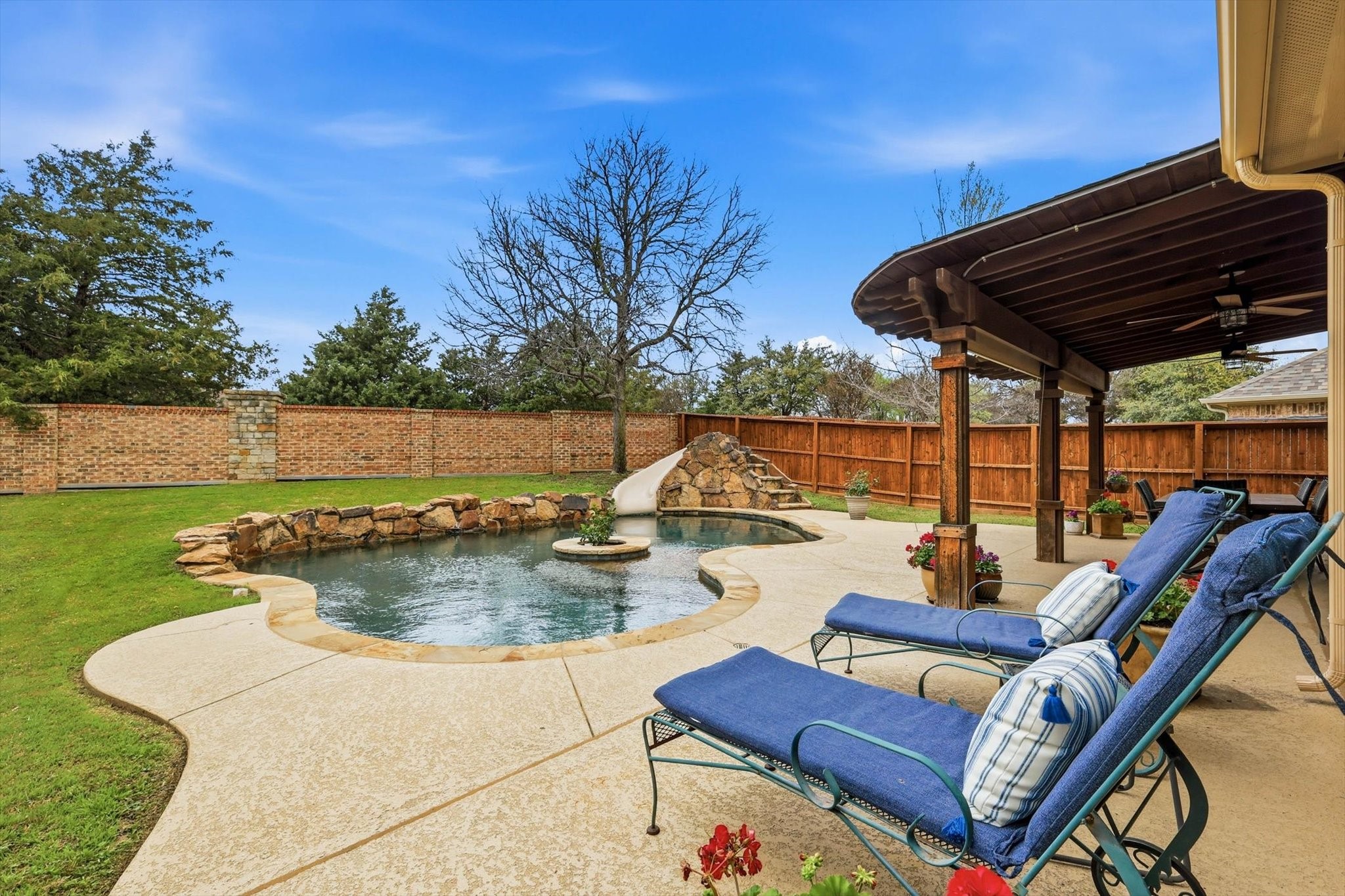8321 Marsh Street Lantana TX 76226