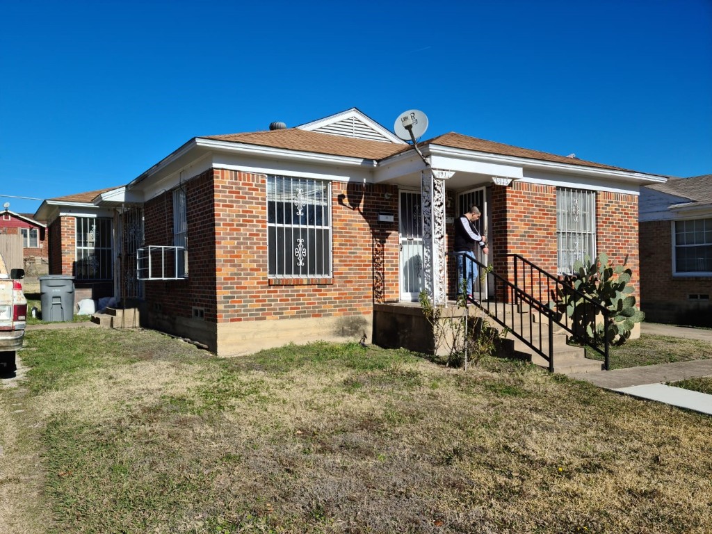 1915 Huntingdon Avenue Dallas TX 75203