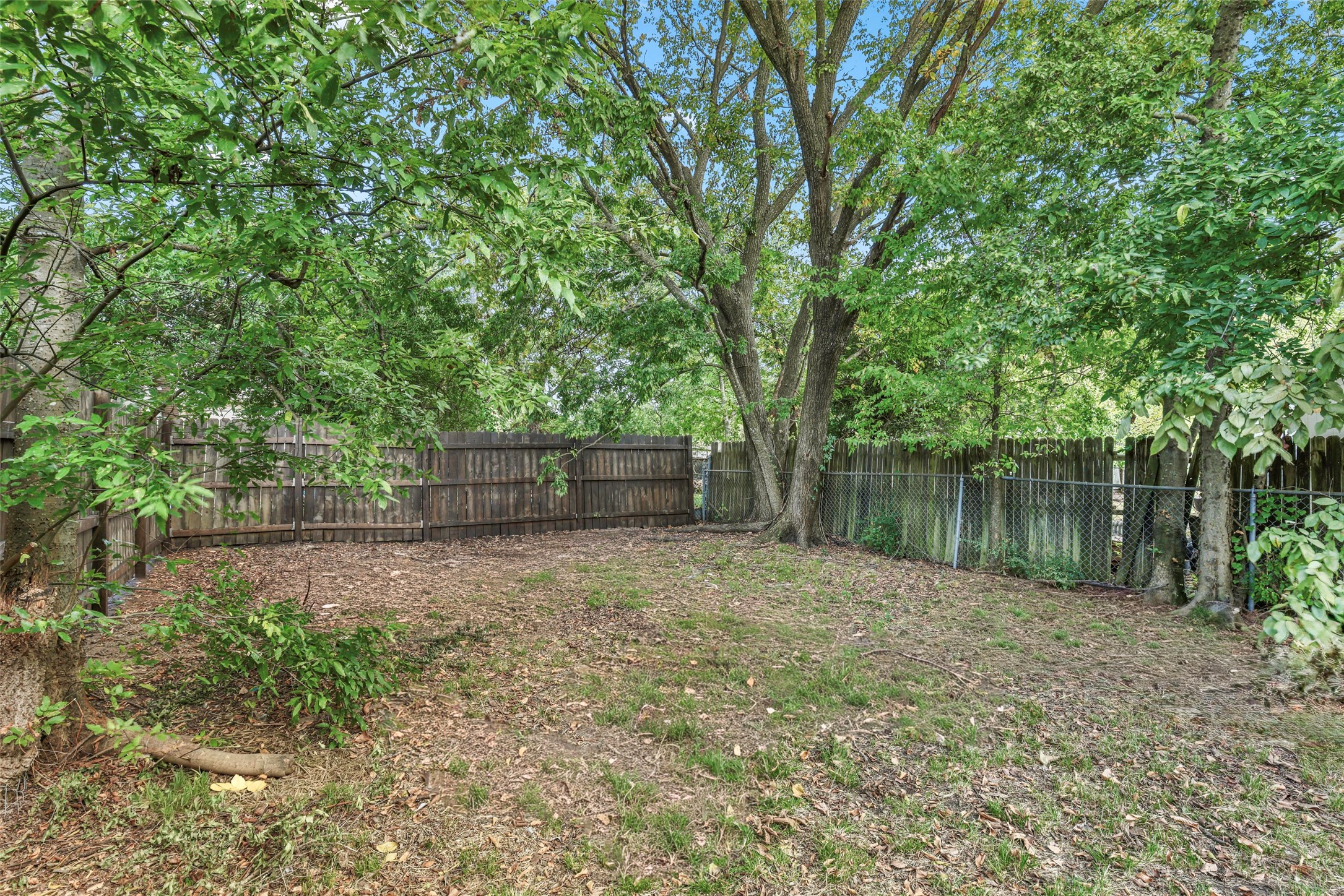 1005 N Neal Street Commerce TX 75428