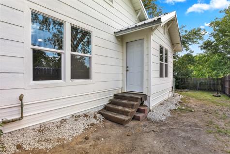 1005 N Neal Street Commerce TX 75428