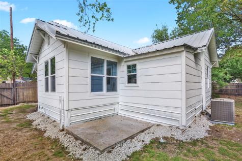 1005 N Neal Street Commerce TX 75428