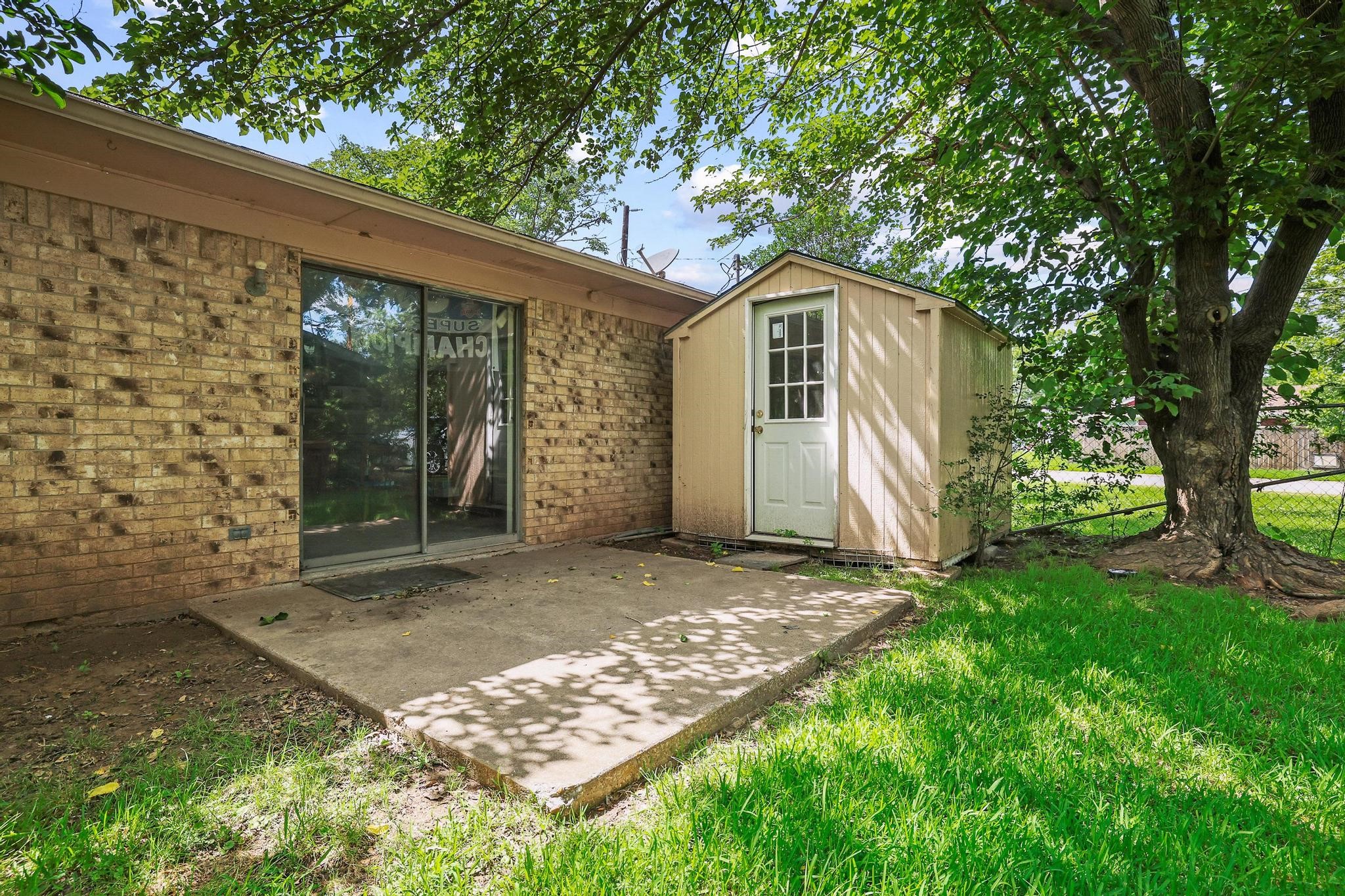 606 Hunter Street Bonham TX 75418