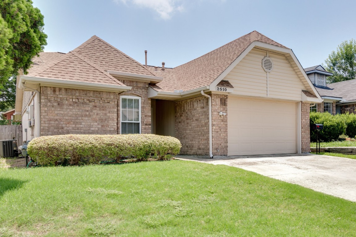 2510 Beverly Hills Lane Mesquite TX 75150