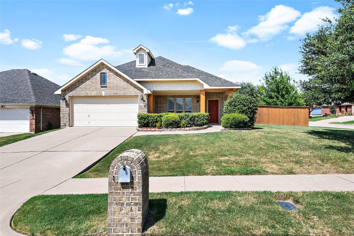 1221 Rosa Lane Mansfield TX 76063