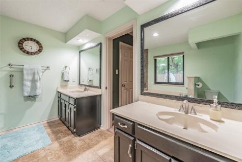 7525 Woodhaven Drive North Richland Hills TX 76182