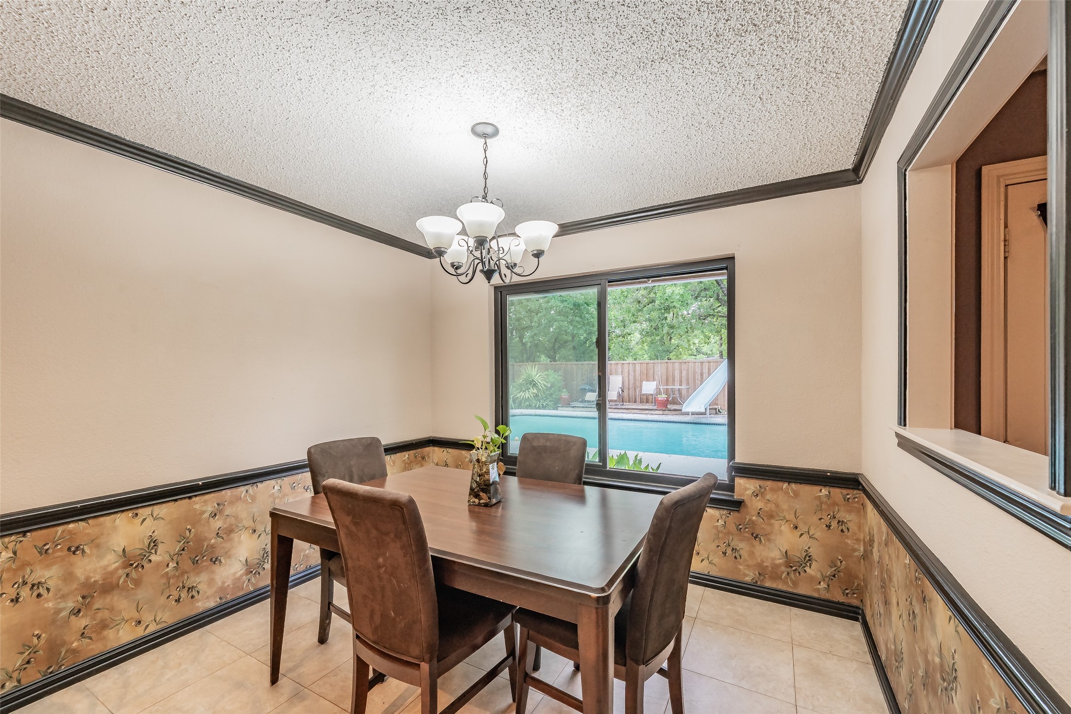 7525 Woodhaven Drive North Richland Hills TX 76182