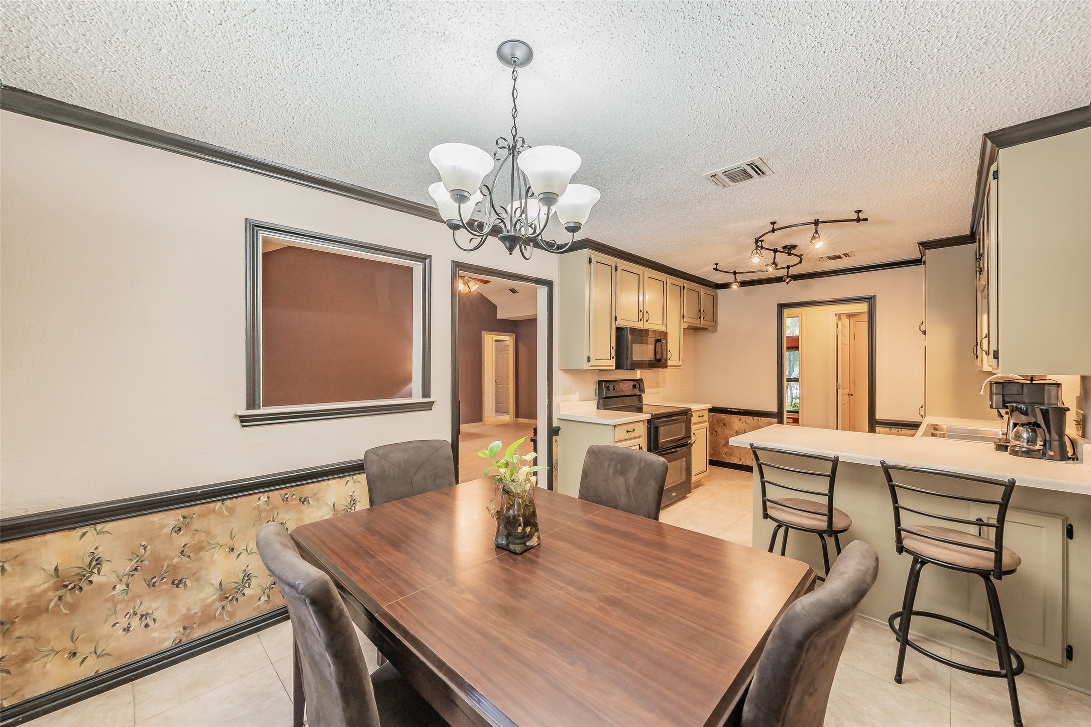 7525 Woodhaven Drive North Richland Hills TX 76182