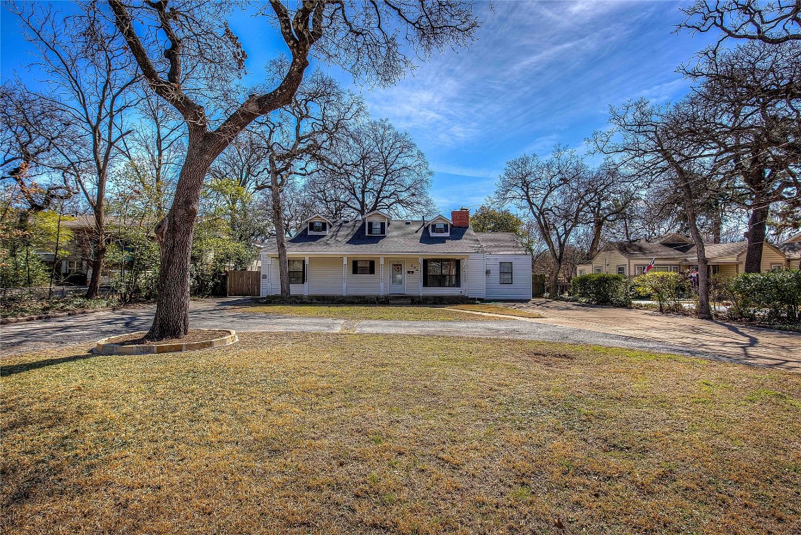 4927 Black Oak Lane River Oaks TX 76114