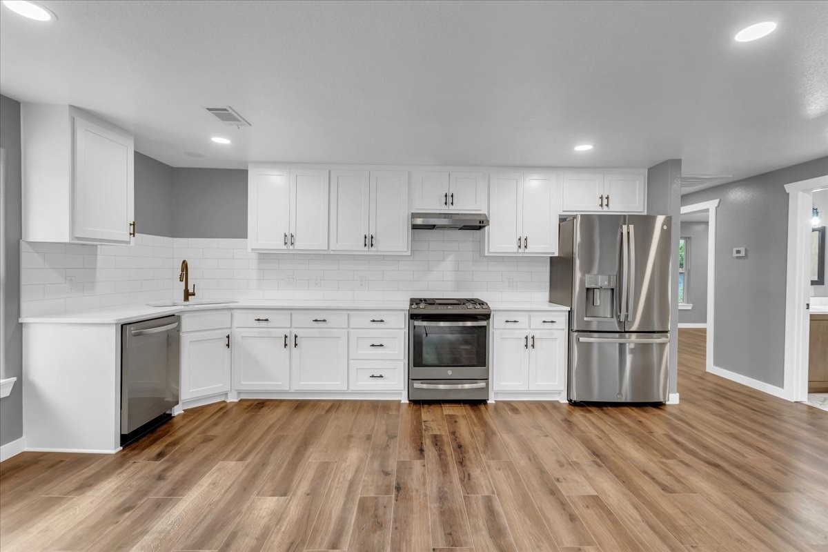 103 N Mill Street Savoy TX 75479