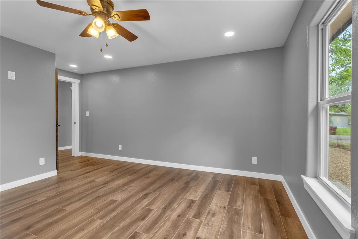 103 N Mill Street Savoy TX 75479