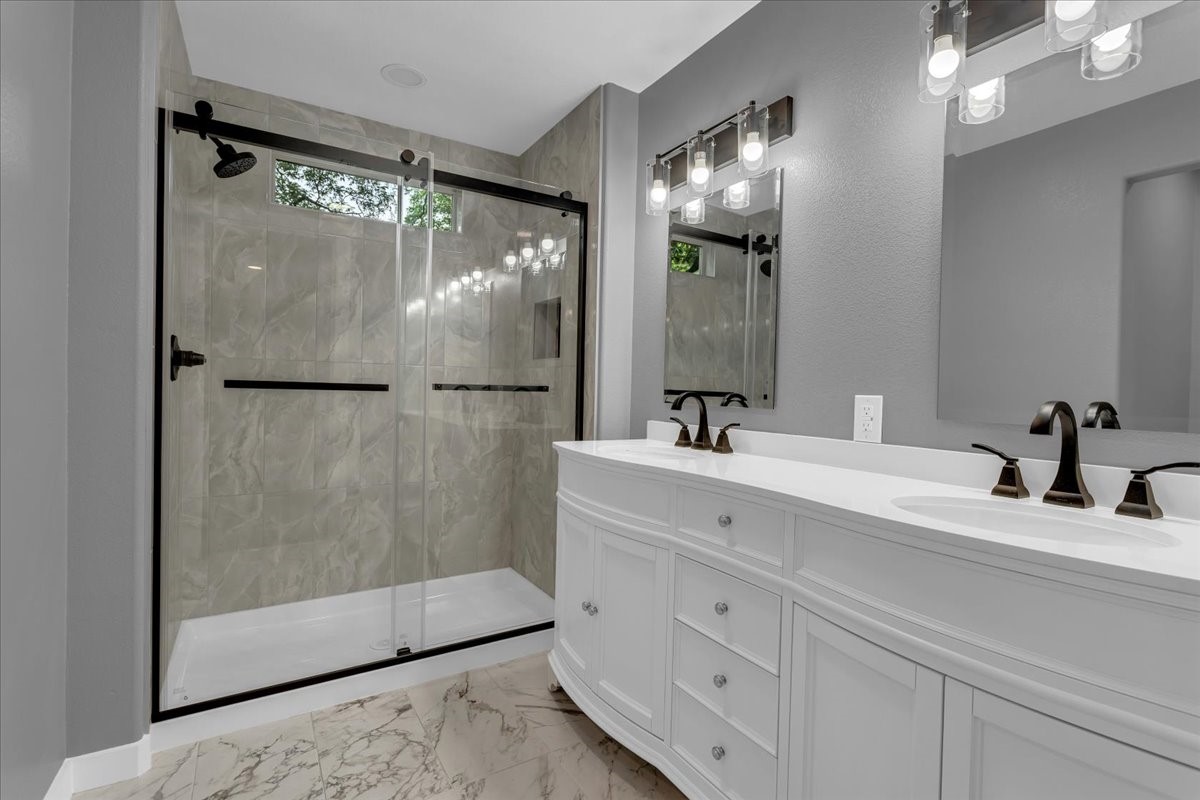 103 N Mill Street Savoy TX 75479