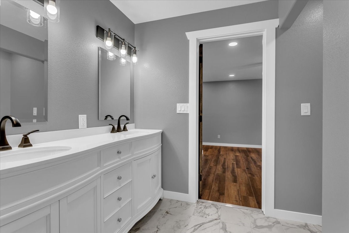 103 N Mill Street Savoy TX 75479