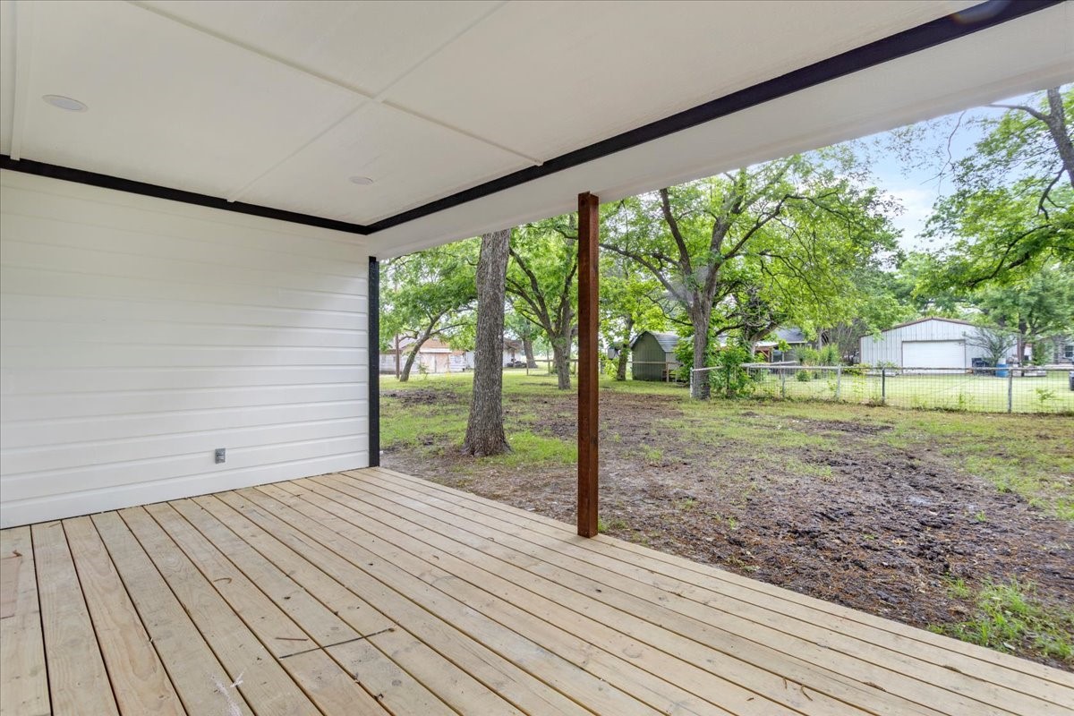 103 N Mill Street Savoy TX 75479