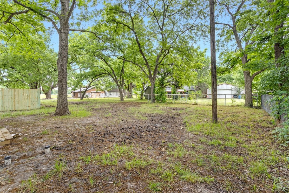 103 N Mill Street Savoy TX 75479