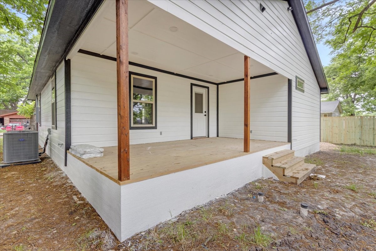 103 N Mill Street Savoy TX 75479