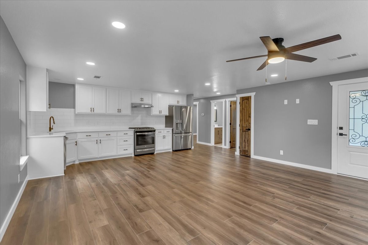 103 N Mill Street Savoy TX 75479