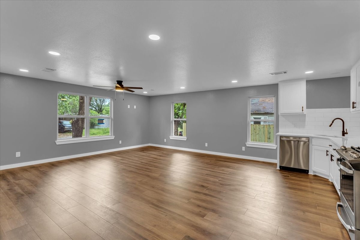 103 N Mill Street Savoy TX 75479